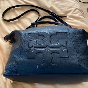 This bag has a lot more use.  You will enjoy this purse Medium, Zipper top.